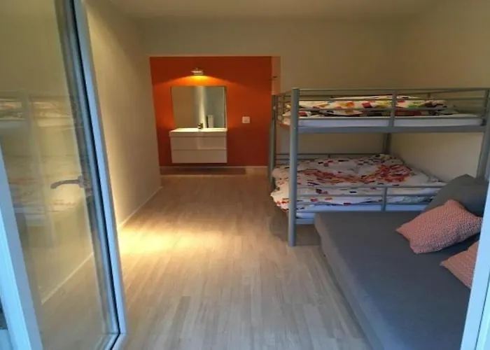 Modern 5th Floor 公寓 *